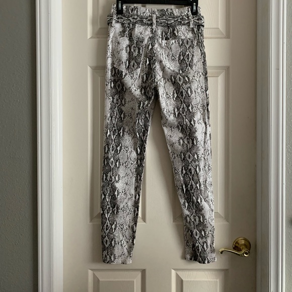 Akira Women’s Snake Print Belted Long Pants Size 5 - Picture 13 of 16